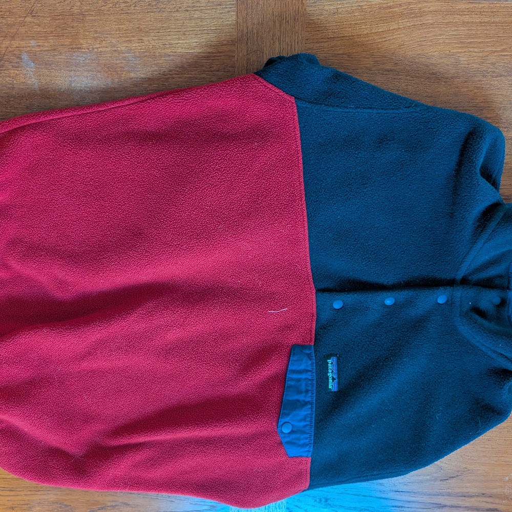 Patagonia Men's Black and Red Zip-Up Sweater